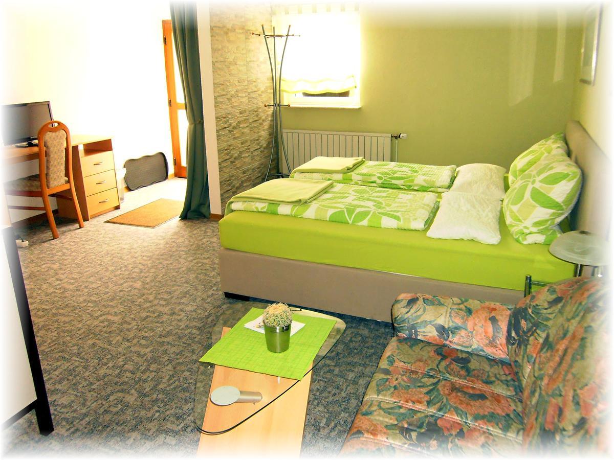 Hotel Seerose Garni Nohfelden Exterior foto